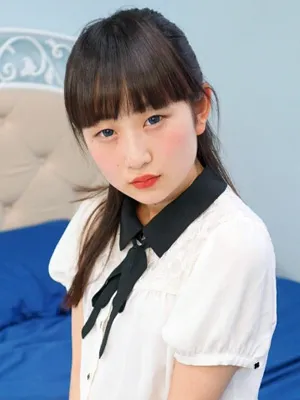 神坂ひなの
