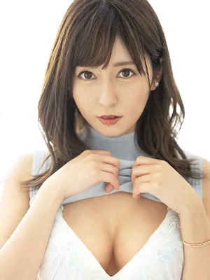 初美ゆりか