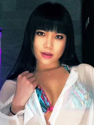 朝比奈リサ