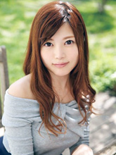榊梨々亜の顔写真
