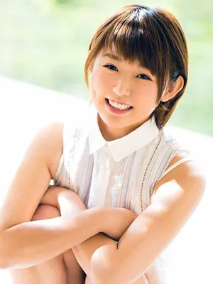 茜麻衣子