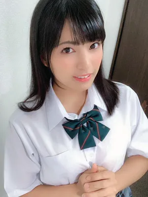 根尾あかり